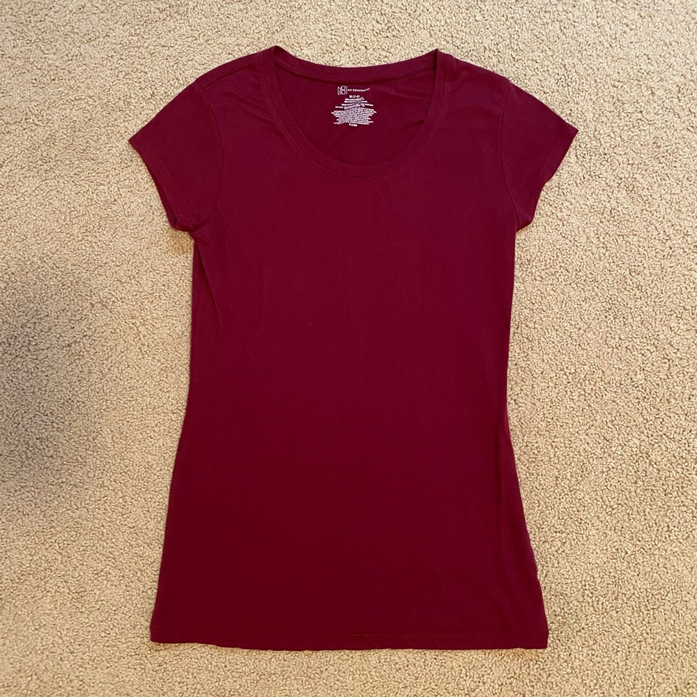 Junior’s NoBo Short Sleeve Tee Size M